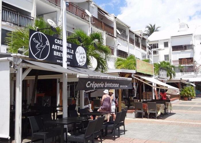 Superbe Studio Avec Piscine, Au Coeur De La Marina! Village Soleil ! Proche Aeroport & Ferry Le Gosier  Exterior photo