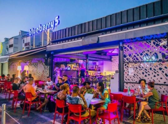 Superbe Studio Avec Piscine, Au Coeur De La Marina! Village Soleil ! Proche Aeroport & Ferry Le Gosier  Exterior photo
